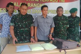 Ibu rumah tangga di Bengkalis temukan ekstasi senilai Rp6 M di belakang rumahnya. Ada apa ya?