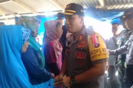 Kapolres Binjai beri tali asih kepada keluarga 30 warga korban kebakaran pabrik mancis