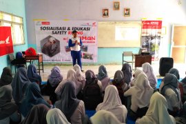 Sinsen edukasi safety riding di SMKN 5 Kota Jambi
