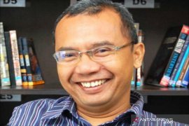 Pengamat melihat ada kejanggalan rumah di atas atap