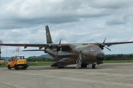 TNI akan kembali lakukan pencarian helikopter hilang Minggu