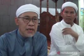Wanita bawa anjing ke masjid curiga suaminya nikah lagi