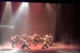 Grup sirkus internasional FOCA Taiwan tampil di Surabaya