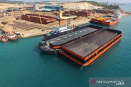 Anak nelayan itu kini memproduksi kapal