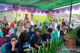 Puskesmas Limboto-mahasiswa gelar pengobatan gratis