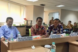 Beras menumpuk, Mentan klaim produksi beras berjalan baik