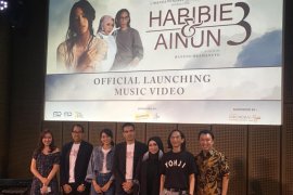 Melly Goeslaw terharu saat tulis lagu tema film "Ainun: Habibie &amp; Ainun 3"