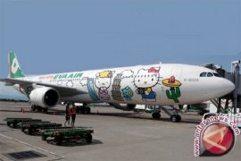 Perusahaan penerbangan Taiwan Eva Air batalkan ratusan penerbangan lagi karena awak kabin mogok