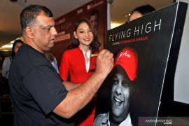 Tony Fernandes dan Kamarudin mundur sementara dari AirAsia