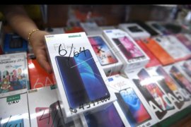 Regulasi ponsel "black market"