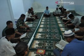 Kodim 1417  Kendari yasinan doakan prajurit hilang kontak di Papua