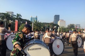Marching Band Akpol dan Akmil iringi peserta jalan sehat