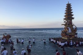 Lima tahun sekali, Desa Adat Karangsari-Klungkung adakan Ngaben Massal