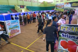 Pengunjung padati kontes arwana super red Kapuas Hulu