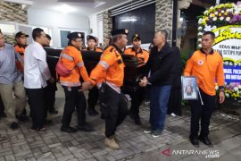 Berangkat dari rumah duka, jenazah Sutopo kembali diterbangkan ke Solo