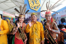 Bupati Sekadau Hadiri Puncak Peringatan Hari Keluarga Nasional XXVI