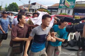 Mencuri, pedagang tangkap petugas keamanan pasar