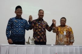 Ridwan Kamil banggakan program sosial Jabar di hadapan Mensos
