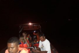 Basarnas selamatkan lima wisatawan Jepang korban kapal tenggelam