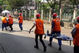 Sudin Damkar Jakut gelar latihan penanganan kebakaran di mal