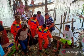 Penambang sampan temukan mayat terapung di Sungai Siak