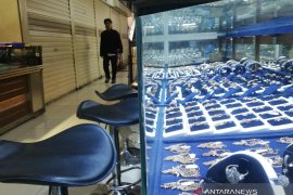 Pedagang akik Rawa Bening berkurang 30 persen