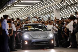 VW "kodok" Beetle tutup usia