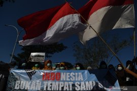 Aksi Tolak Sampah Impor