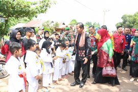 Bupati ingatkan warga Desa Kayu Abang bayar PBB