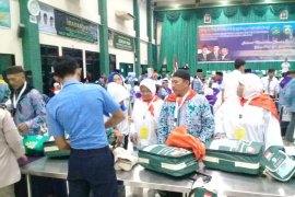 441 calon haji Riau Kloter 2 Embarkasi Batam bergerak menuju Mekkah