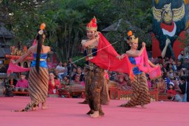 Kolaborasi gamelan dan tari klasik