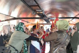 Kapal Wisata Samosir manjakan penumpang dengan seni budaya Batak