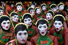 Rekor Tari Thengul kolosal