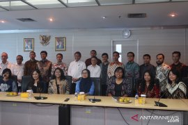 18 mahasiswa penerima beasiswa Kominfo diberangkatkan ke China dan India
