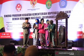 Nor Baiti Bersyukur Tiga Istri Wapres ke Kaltim