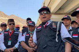 Jamaah calon haji berketerbatasan fisik diimbau mewakilkan lempar jumrah