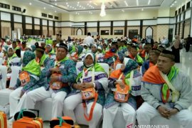 Baubau fasilitasi transportasi 172 CJH ke Embarkasi