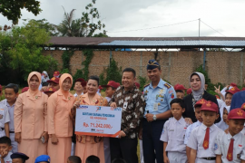 BNI bantu sarana pendidikan SD Angkasa Lanud Sutan Sjahrir Padang