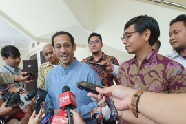 Anak muda sukses berbisnis jangan didorong masuk pemerintahan, kata Wapres