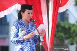 Bupati Landak ingatkan orang tua jalankan delapan fungsi keluarga