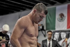 Duel Canelo Alvarez dan Kovalev tersaji awal November