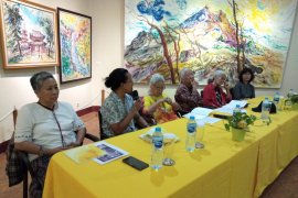 Tiga perempuan perupa dari tiga generasi menggelar Pameran "Matahari3"