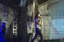 Slank pukau penggemarnya di Medan walau hujan lebat