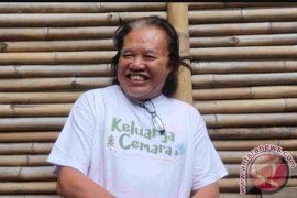 Sastrawan dan wartawan senior Arswendo Atmowiloto meninggal dunia