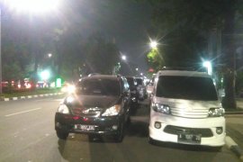 Jalan Medan Merdeka Selatan jadi arena parkir Lebaran Betawi