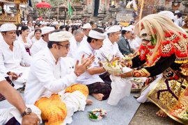 Pemkot Denpasar "Ngaturang Bhakti Penganyar" di Pura Mandhara Giri