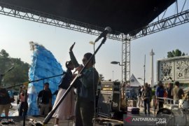 Susi Pudjiastuti ancam "tenggelamkan" pembuang sampah plastik ke laut