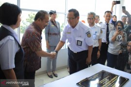 Skybridge Batuceper mudahkan perpindahan antar stasiun