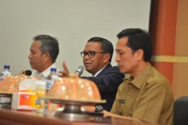 Gubernur Sulsel tegaskan semua proyek pemerintah harus berkualitas