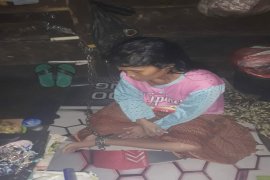 Malangnya nasib Nurliani, hidup dirantai ditinggal suami dan anak